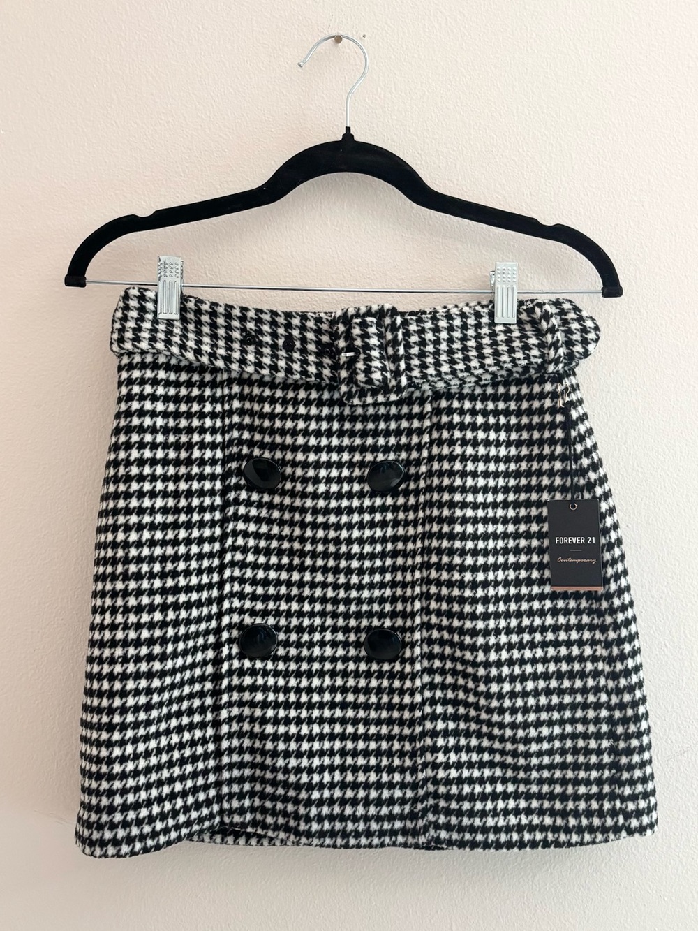 NWT Forever 21 Black and White Houndstooth Belted Mini Skirt